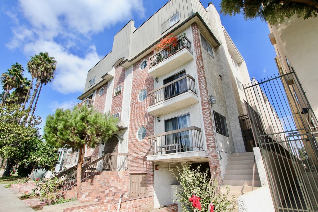 Silver Lake Condos For Sale